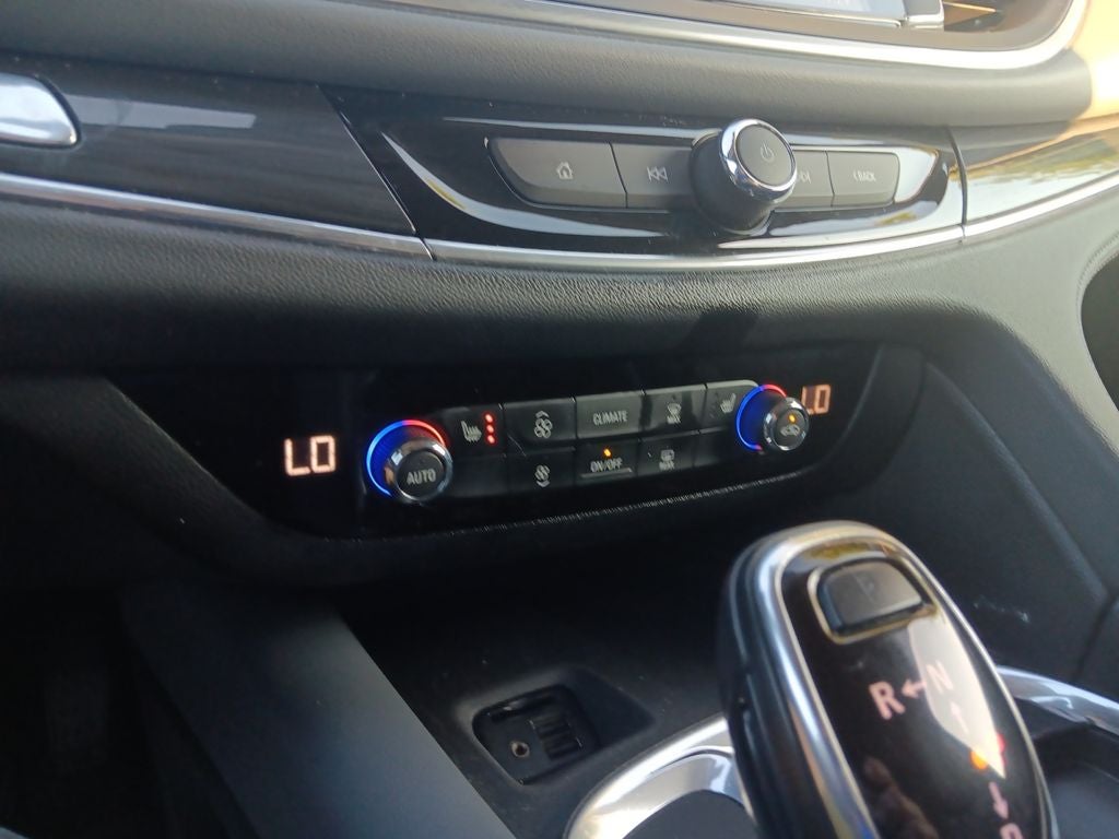 2020 Buick Enclave Essence