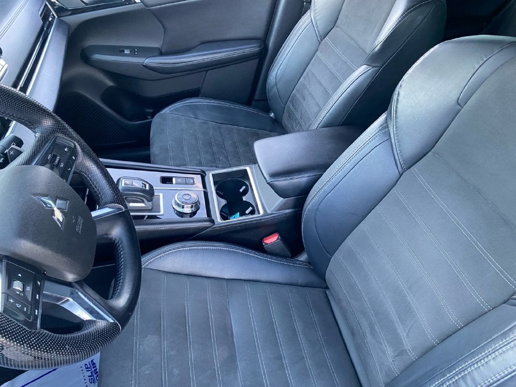 2022 Mitsubishi Outlander Black Edition