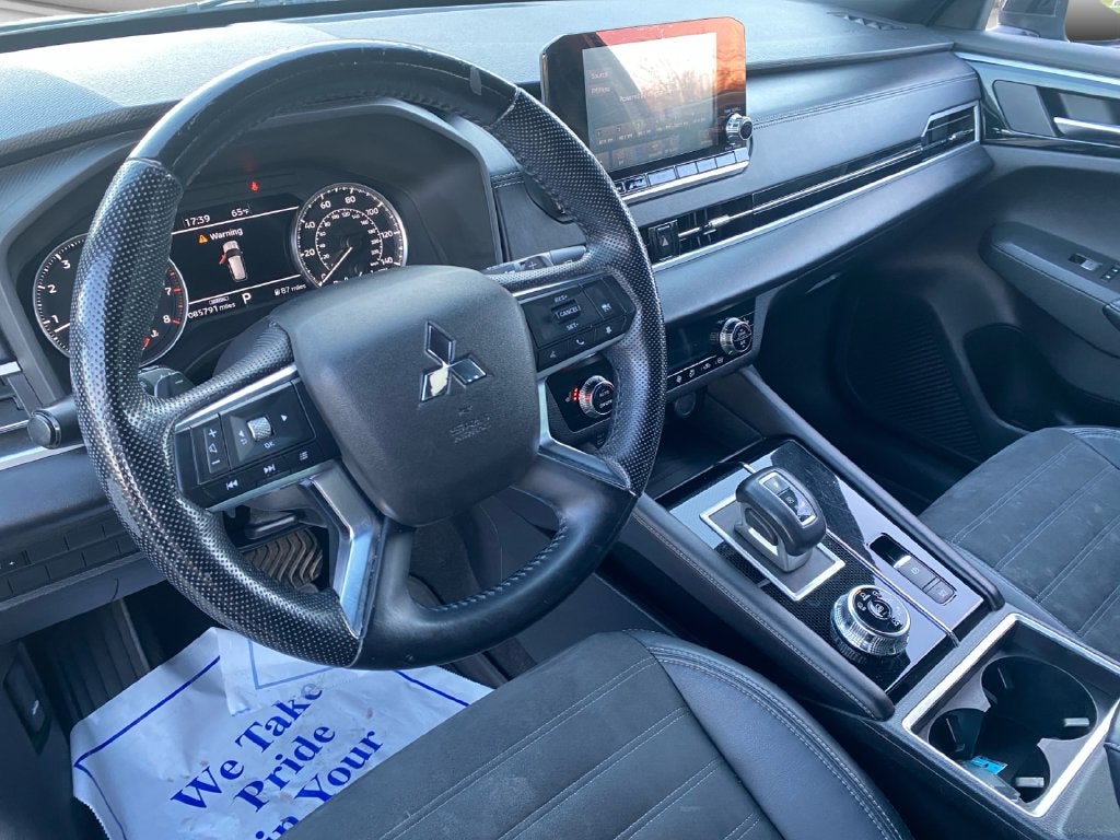 2022 Mitsubishi Outlander Black Edition
