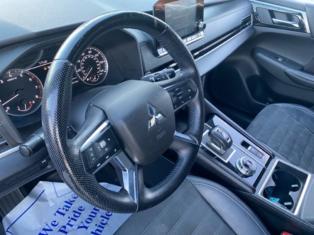 2022 Mitsubishi Outlander Black Edition