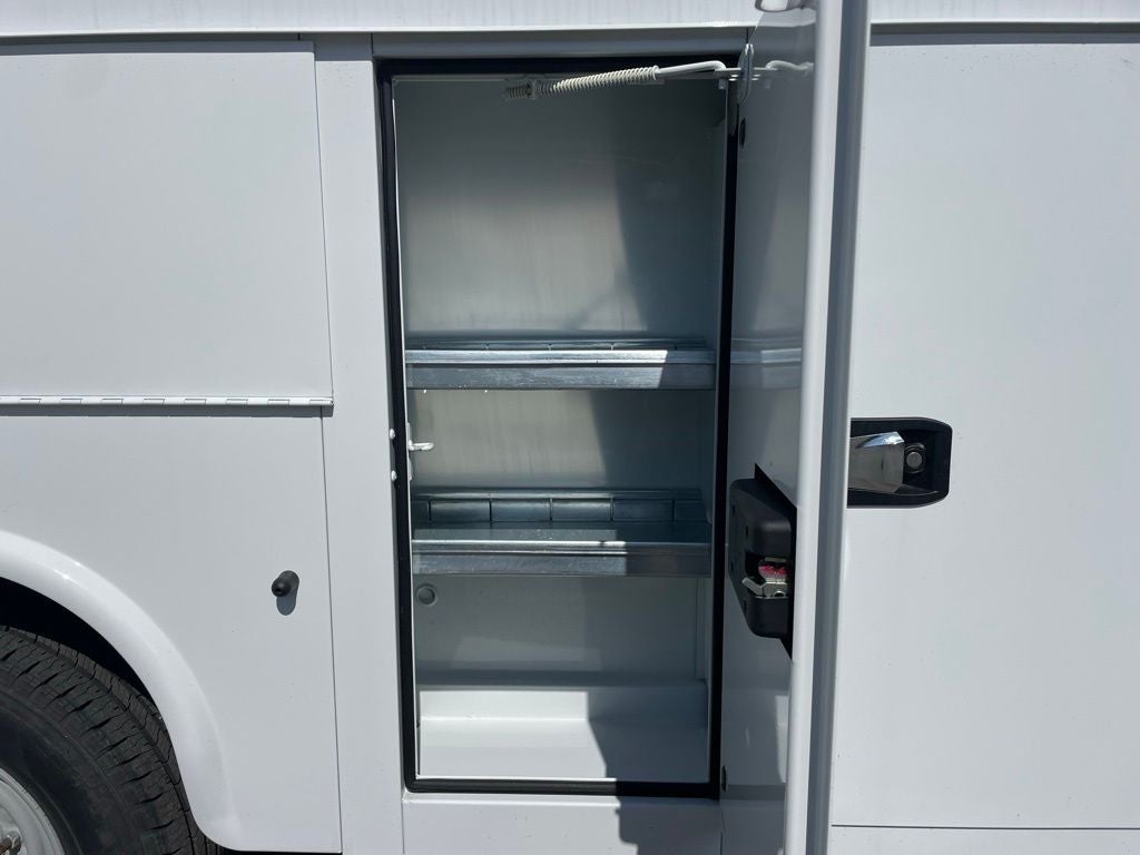 2026 Ford E-350SD Base Cutaway