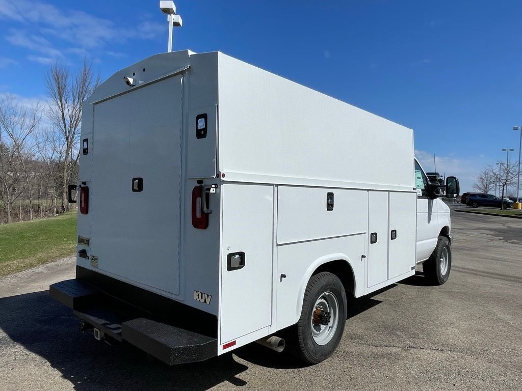 2026 Ford E-350SD Base Cutaway