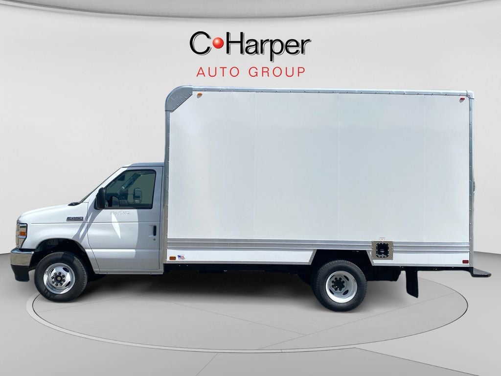 2027 Ford E-450SD Base