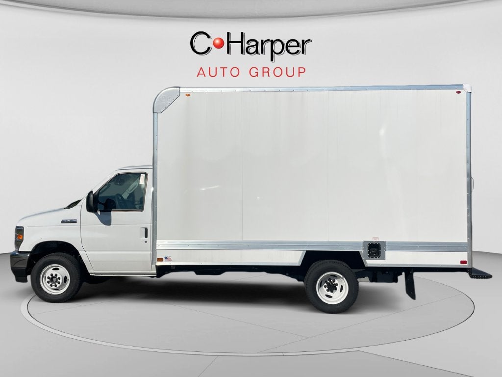 2027 Ford E-450SD Base