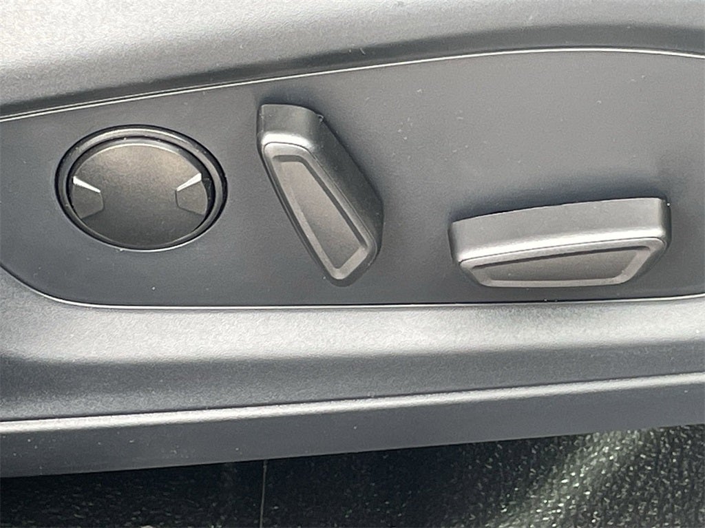 2025 Ford Utility Police Interceptor Base