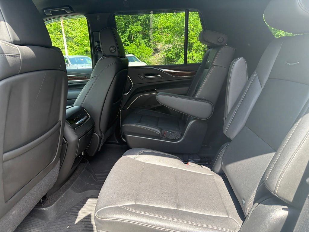 2022 Cadillac Escalade Luxury