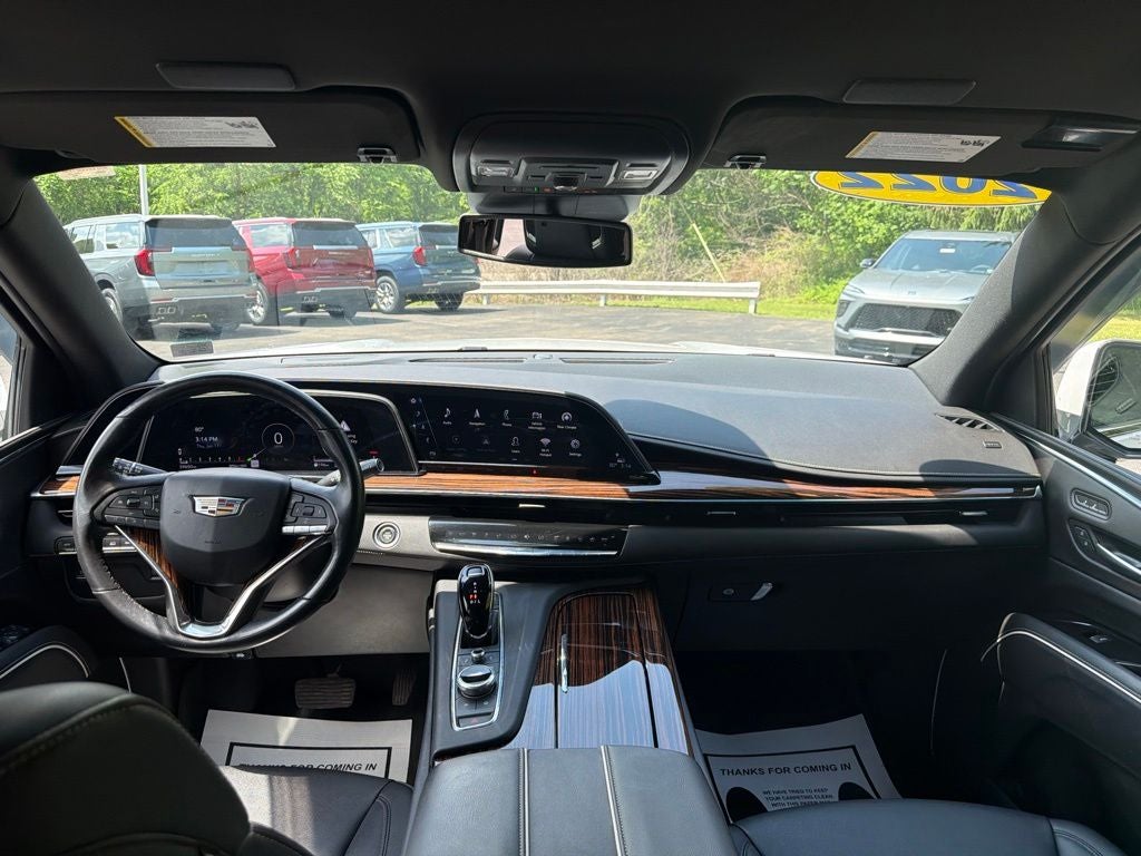 2022 Cadillac Escalade Luxury