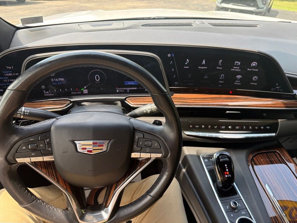 2022 Cadillac Escalade Luxury