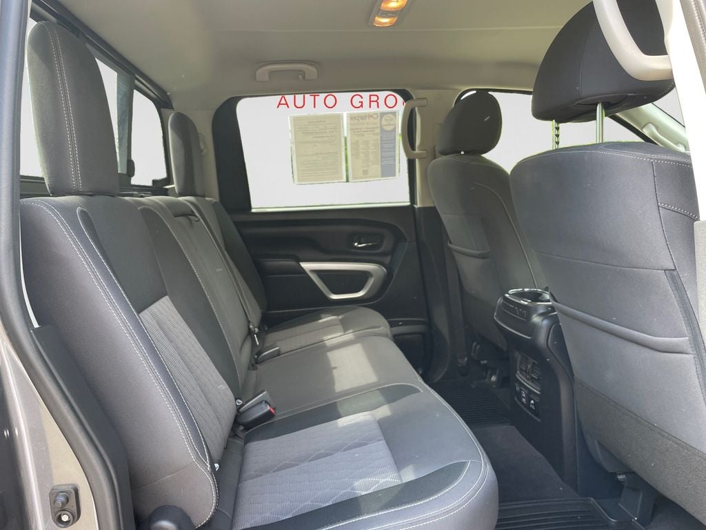2023 Nissan Titan SV