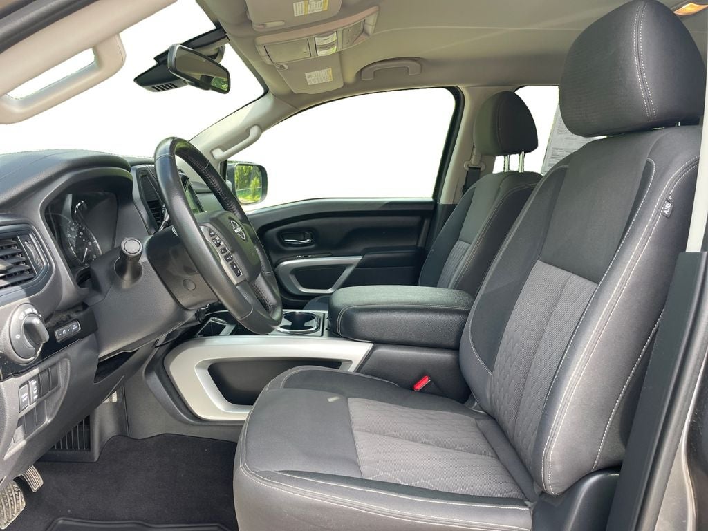 2023 Nissan Titan SV