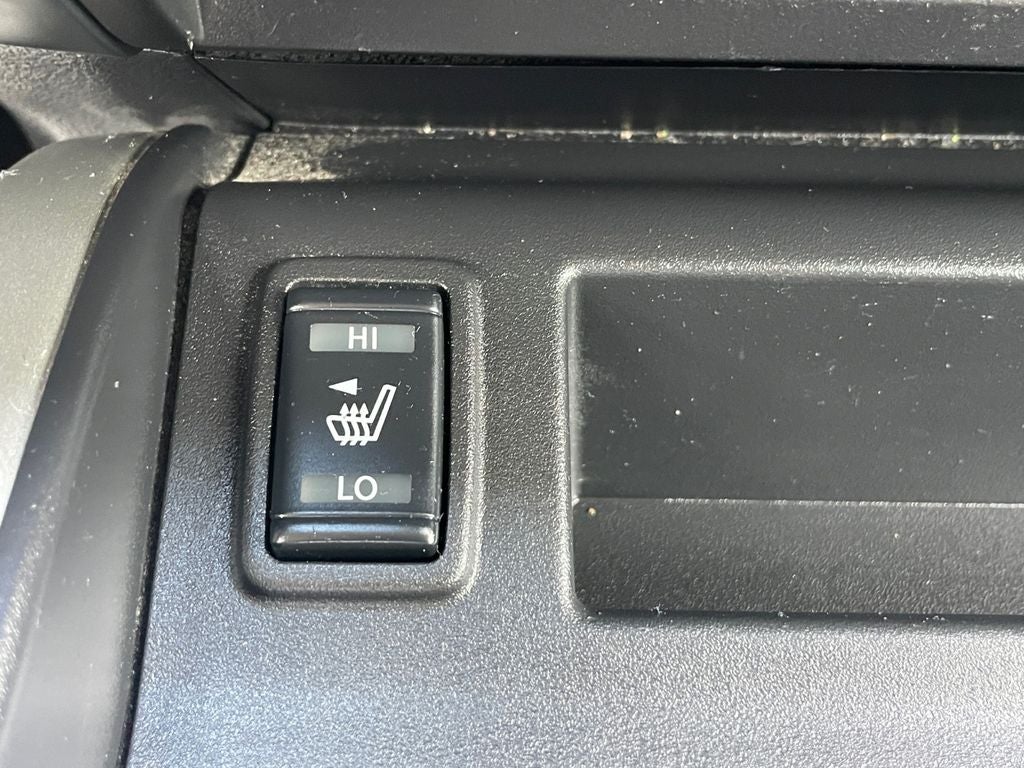 2023 Nissan Titan SV