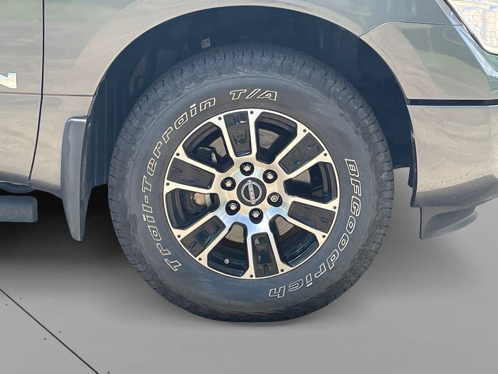2023 Nissan Titan SV