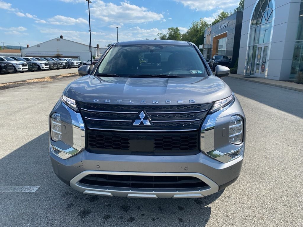 2023 Mitsubishi Outlander SE