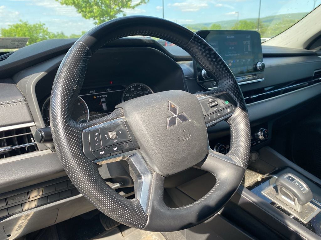 2023 Mitsubishi Outlander SE
