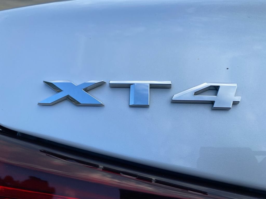 2022 Cadillac XT4 AWD Premium Luxury