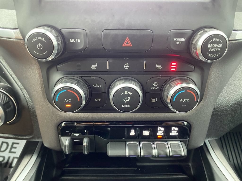 2022 RAM 1500 Big Horn Crew Cab 4x4 5'7" Box