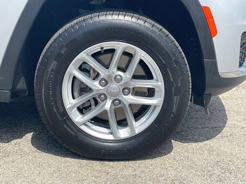 2023 Jeep Grand Cherokee L Laredo 4x4