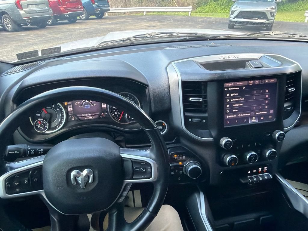 2022 RAM 1500 Big Horn Crew Cab 4x4 5'7" Box