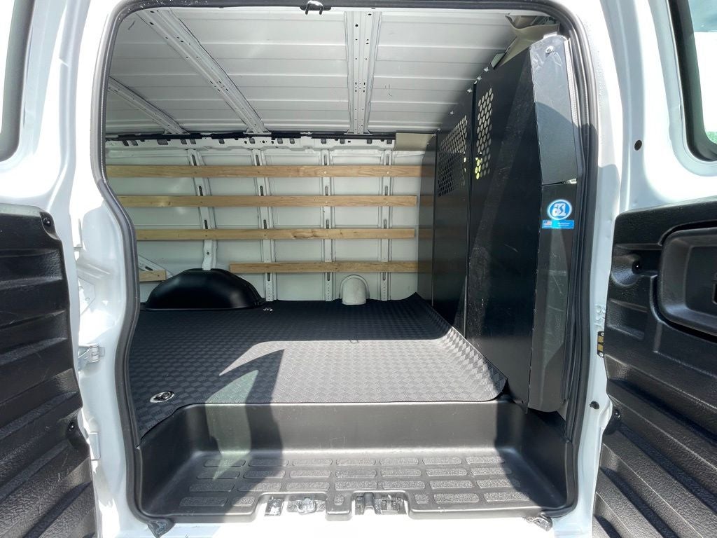 2024 Chevrolet Express 2500 Work Van Cargo