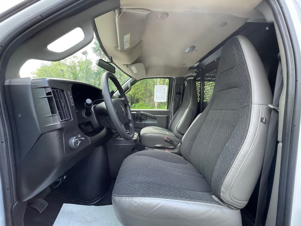 2024 Chevrolet Express 2500 Work Van Cargo
