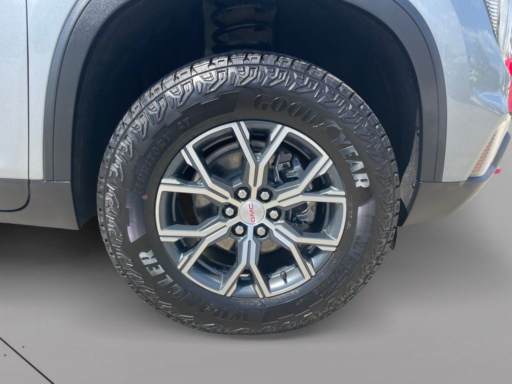 2025 GMC Acadia AT4