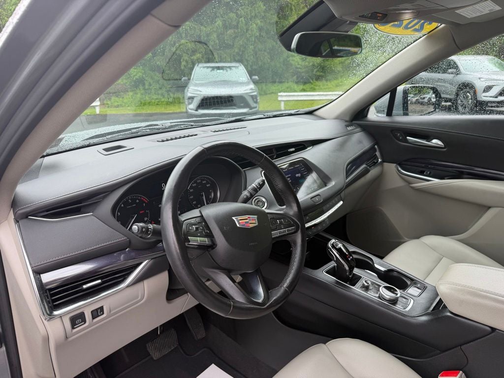 2023 Cadillac XT4 Luxury