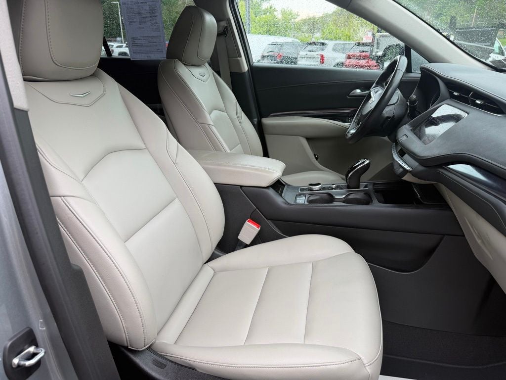 2023 Cadillac XT4 Luxury