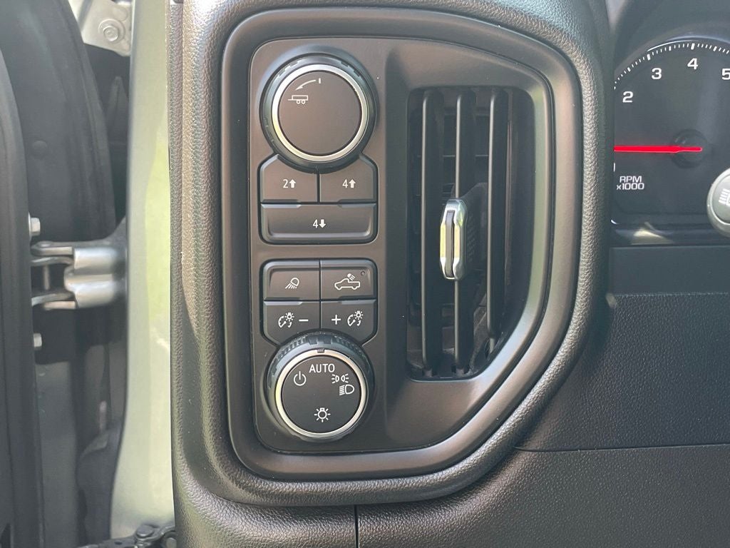 2024 Chevrolet Silverado 2500HD Custom