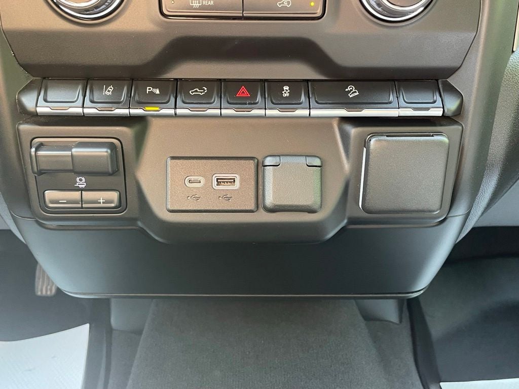 2024 Chevrolet Silverado 2500HD Custom