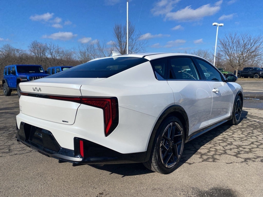 2025 Kia K4 GT-Line