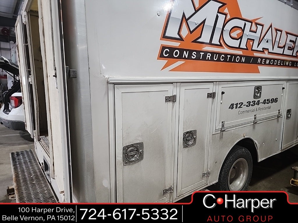 2017 Ford E-Series Cutaway Base