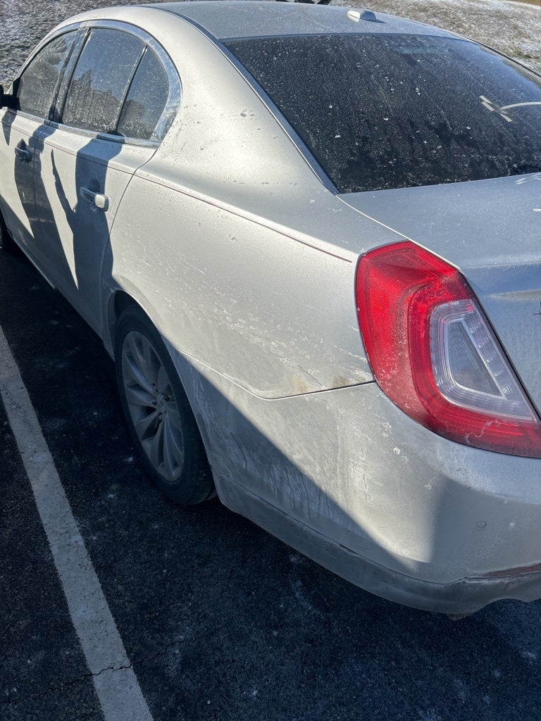 2015 Lincoln MKS Base