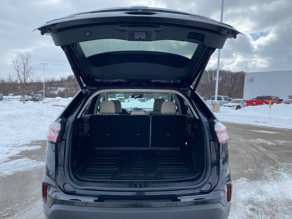 2020 Ford Edge Titanium