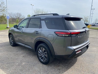 2024 Nissan Pathfinder SV