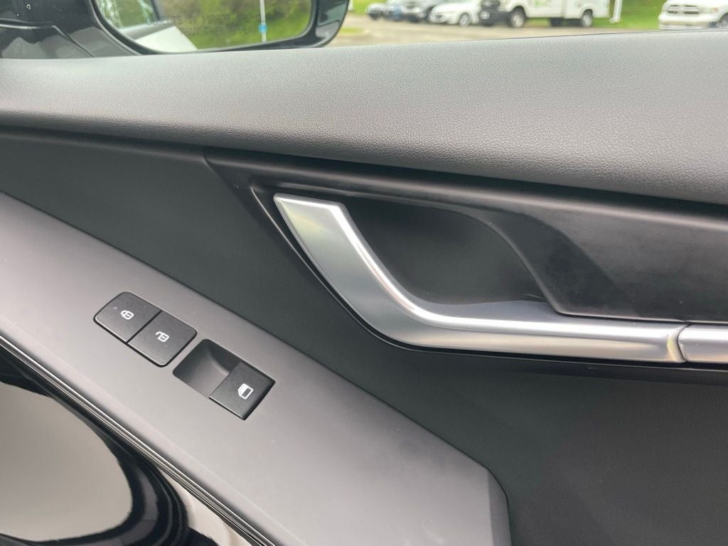 2024 Kia Niro EX Touring