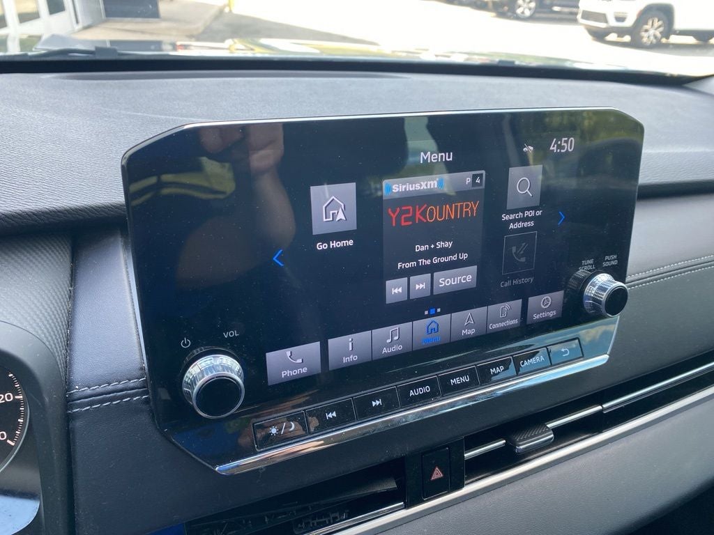 2023 Mitsubishi Outlander Base