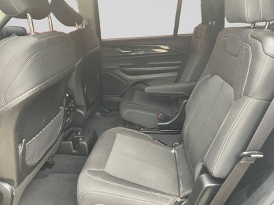 2023 Jeep Grand Cherokee L Laredo 4x4