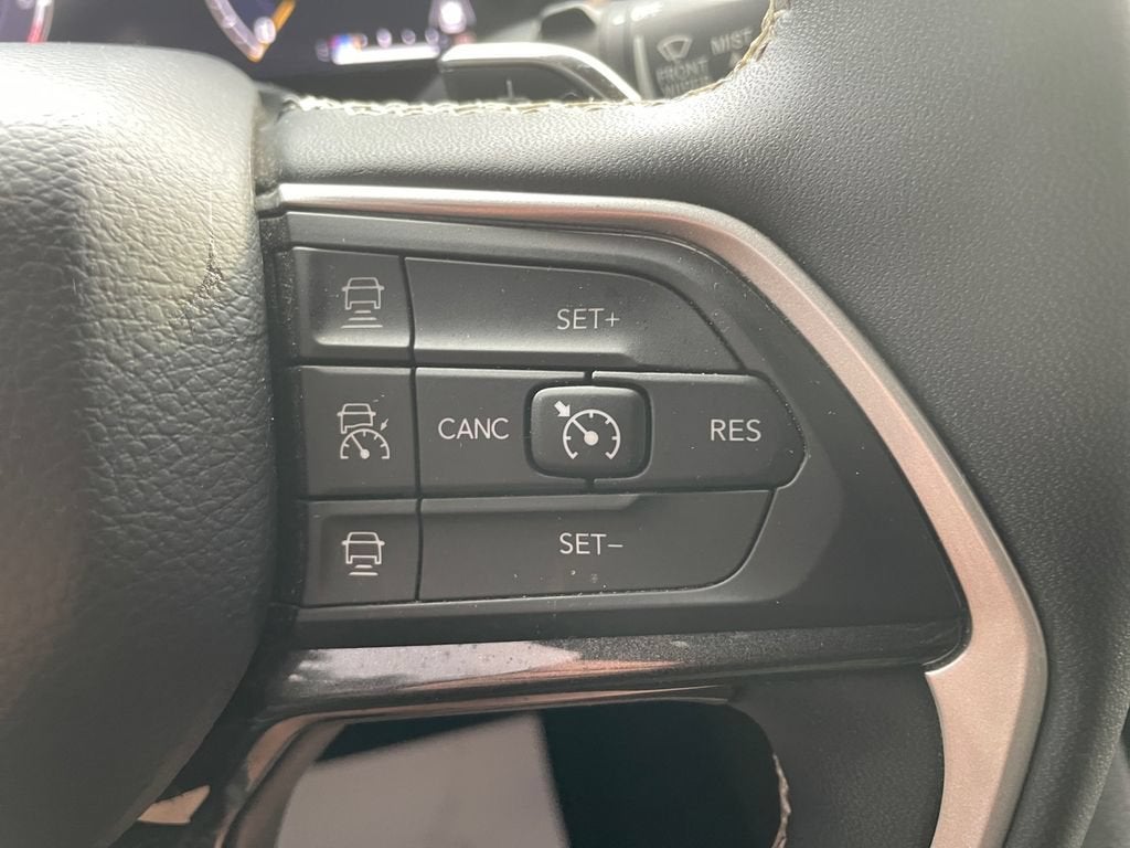 2023 Jeep Grand Cherokee L Laredo 4x4