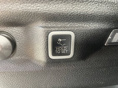 2023 Jeep Grand Cherokee L Laredo 4x4